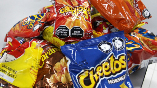 Entra en vigor impuesto a bebidas y alimentos ultraprocesados en Colombia