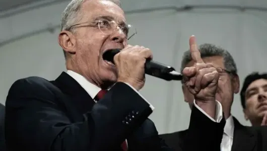 Expresidente Álvaro Uribe vuelve a arremeter contra la JEP por presunta "persecución"