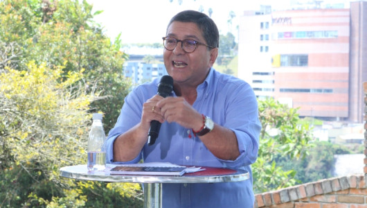 "Es un gabinete netamente político": Luis Roberto Rivas sobre la Gobernación de Caldas