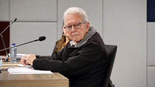 Retiran condecoraciones a general colombiano que lideró retoma del Palacio de Justicia