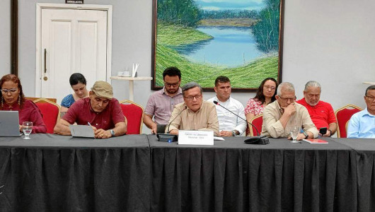 El Gobierno y el Eln prolongan un día más las negociaciones de paz