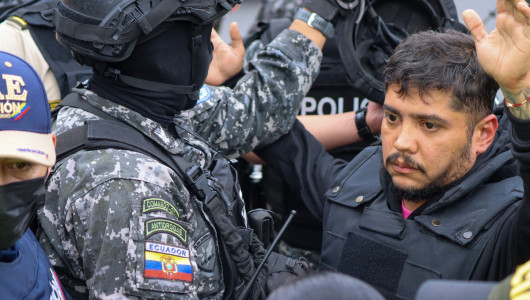 Ecuador entrega a Colombia a líder del Cartel del Norte del Valle