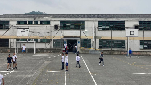 Estudiantes del Liceo Sinaí migran ante promesas incumplidas del FFIE y la Alcaldía 