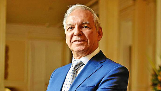 Abren proceso contra el ministro de Hacienda por el pago triplicado de salarios