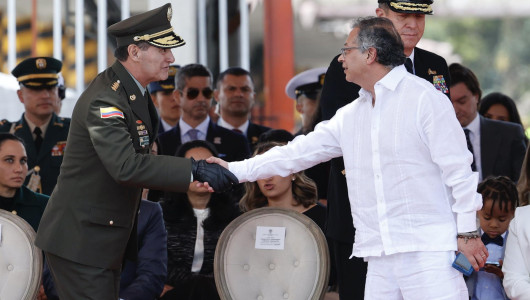 Colombia celebra Día de la Independencia con desfile militar marcado por abucheos a Petro