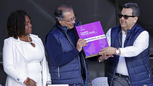 El presidente Petro firmó la reforma pensional, ¿por qué no estuvo la ministra de Trabajo?