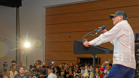 Petro insiste en plan para asesinarlo y arremete contra Elon Musk