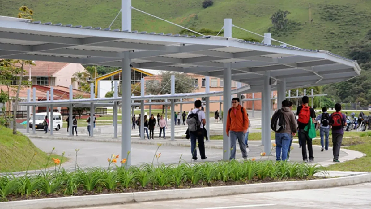  El congreso es desde hoy hasta el viernes. 