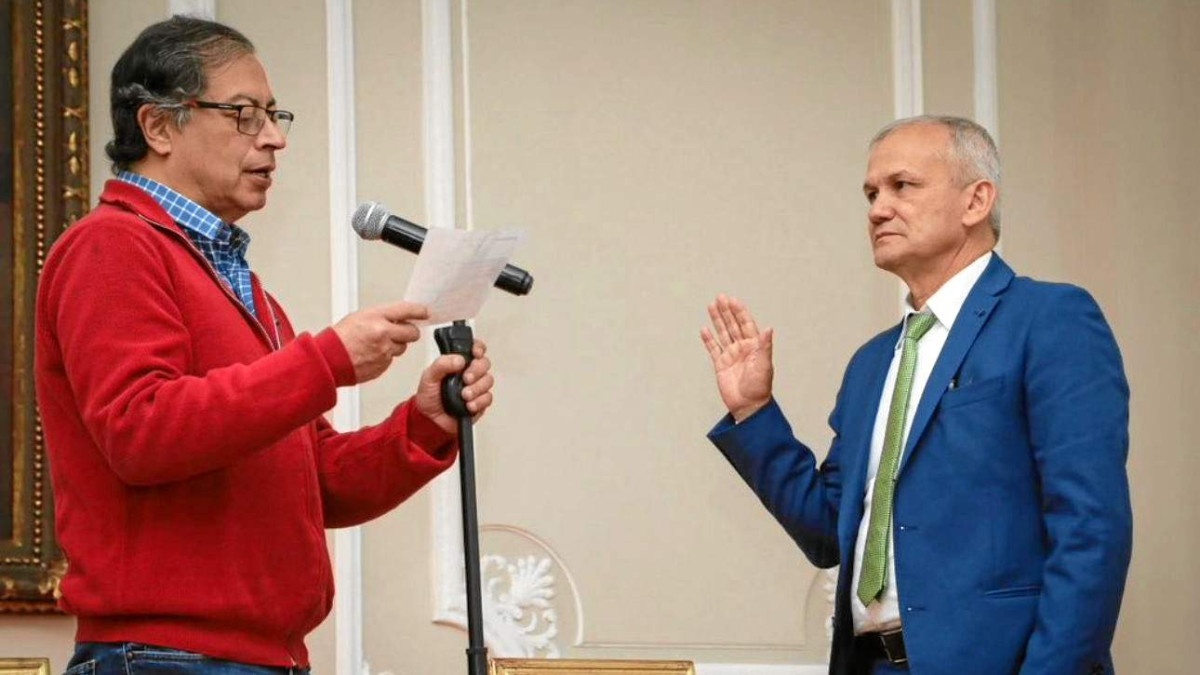 Foto | Archivo | LA PATRIA  Gustavo Petro nombró a Carlos Ramón González como director del Departamento Administrativo de la Presidencia de la República y después en la Dirección Nacional de Inteligencia.