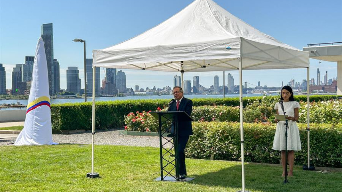 El presidente de Colombia, Gustavo Petro, habla en un acto de la ONU para presentar un monumento a la paz en Colombia, este jueves en Nueva York. 