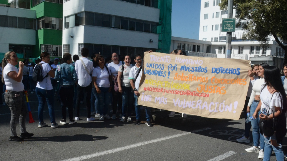 Agentes educativas protestaron este año al frente de la sede del Instituto Colombiano de Bienestar Familiar (ICBF) en Caldas por la demoras en la contratación de este año, lo que perjudicaba a los menores de edad que se benefician de los Centros de Desarrollo Infantil.
