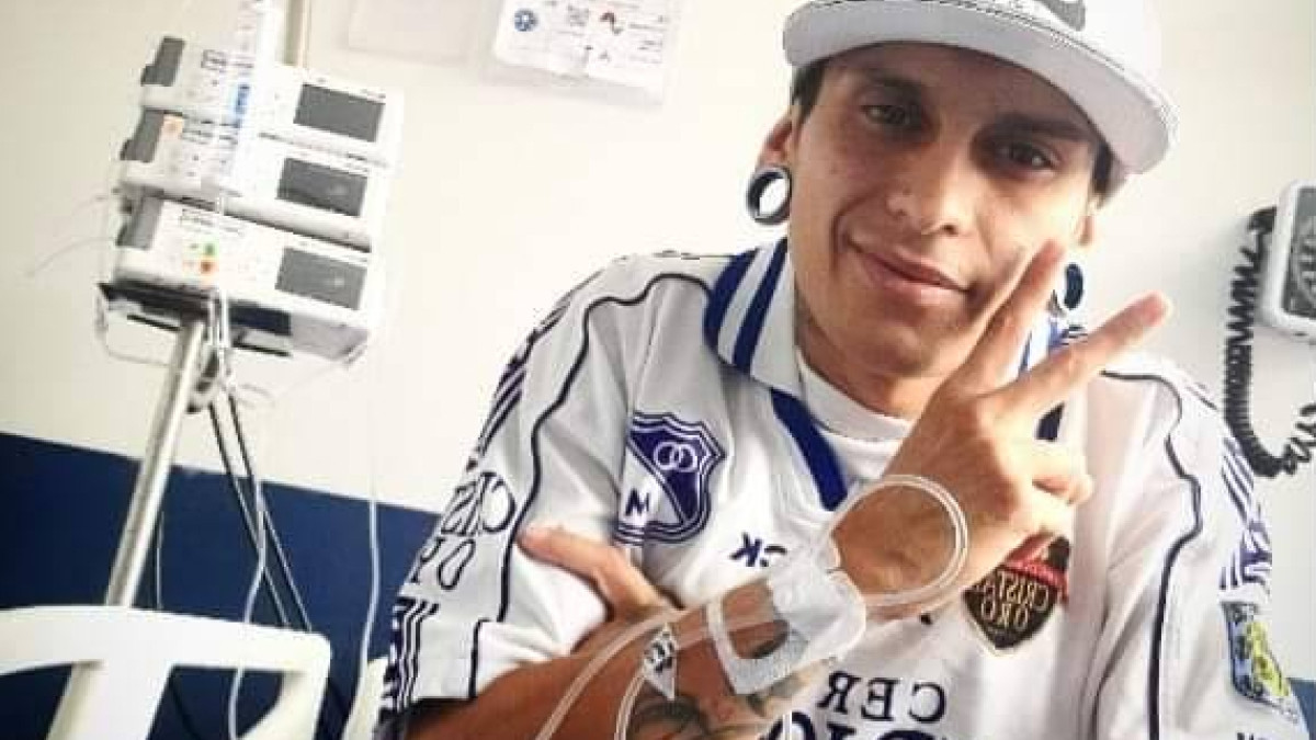 Javier Acosta publicó fotos esta semana en sus redes sociales antes de recibir la eutanasia este viernes. 