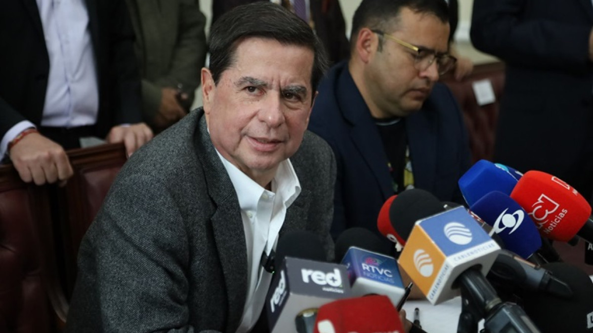 Juan Fernando Cristo, ministro del Interior, espera que esta vez la reforma política que radicó ayer tenga suerte en el Congreso.