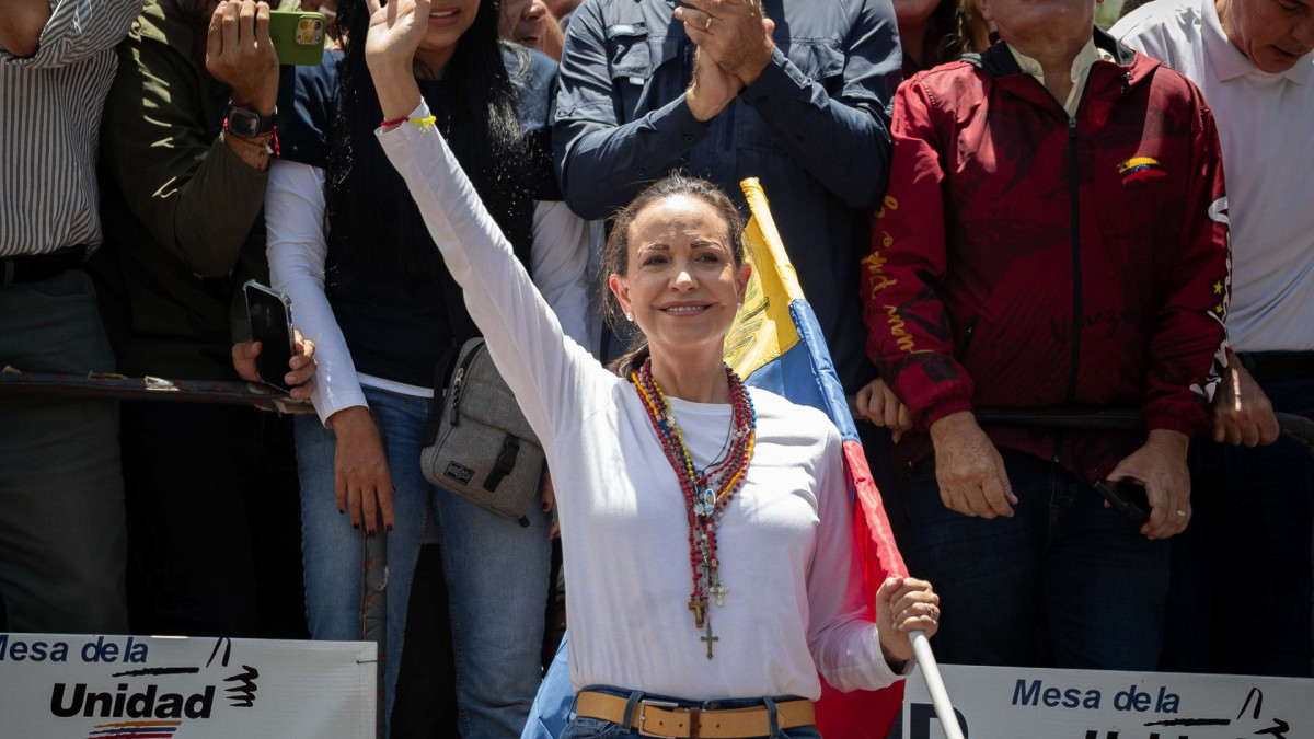 La líder opositora venezolana María Corina Machado llamó este viernes a los empresarios colombianos a "defender la democracia".