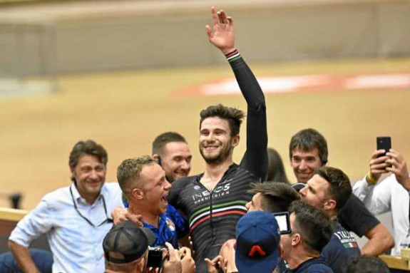 Protagonista: Nuevo récord de la hora