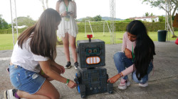 Colegios de Caldas se empapan en robótica con Tecnoacademia del Sena