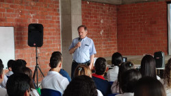 U. Nacional capacita a estudiantes del colegio Rosario de Neira (Caldas) sobre volcanes