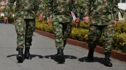 Acusan a militar de obligar a soldados a comer cigarrillos y su propio vómito