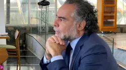 Exembajador Armando Benedetti, investigado por 4 casos judiciales al no estar aforado