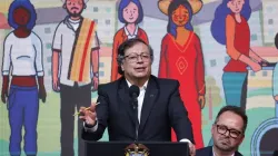 Petro rema en aguas turbulentas por escándalo de su hijo y la financiación de la campaña