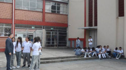 Lucha por cupos en colegios ante el cierre de la Divina Providencia, en Manizales