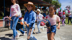 En colegio rural de Salamina (Caldas) les ponen paso fino a los sueños