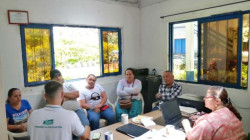 En Manzanares les prometen solución a padres que piden profe permanente en escuela