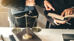 ¿Cuánto gana un abogado en Colombia? Este es el salario promedio en 2024