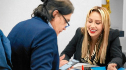 Petro pide a funcionarios señalados de corrupción en la UNGRD dejar sus cargos