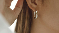 ¿Cómo elegir los aretes para mujer para regalar?