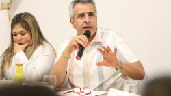 Petro aparta al ministro del Interior y encarga a su sucesor "concretar la constituyente"