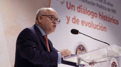 Presidente de la Corte Constitucional rechaza constituyente, Petro le dice que se equivoca