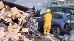 Video: Camión que transportaba ron provocó grave accidente en Medellín, 2 personas muertas