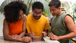 Aproveche una de las 34 becas de la Fundación Carolina para estudiar en España 