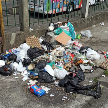Cuatro puntos que están llenos de basuras en Manizales, ¿qué responde Emas?