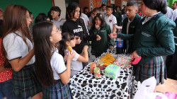 En barrio Bosques del Norte de Manizales fortalecen la economía local con unión familiar