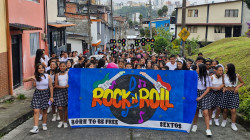 Unas fiestas por el barrio: celebraciones en el colegio Fe y Alegría La Paz de Manizales