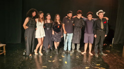 Teatro: el colegio Santa Teresita de Chinchiná (Caldas) tiene una 'Larga noche en espera'