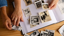 Entregan a sus familias los restos de dos víctimas de paramilitares en Colombia